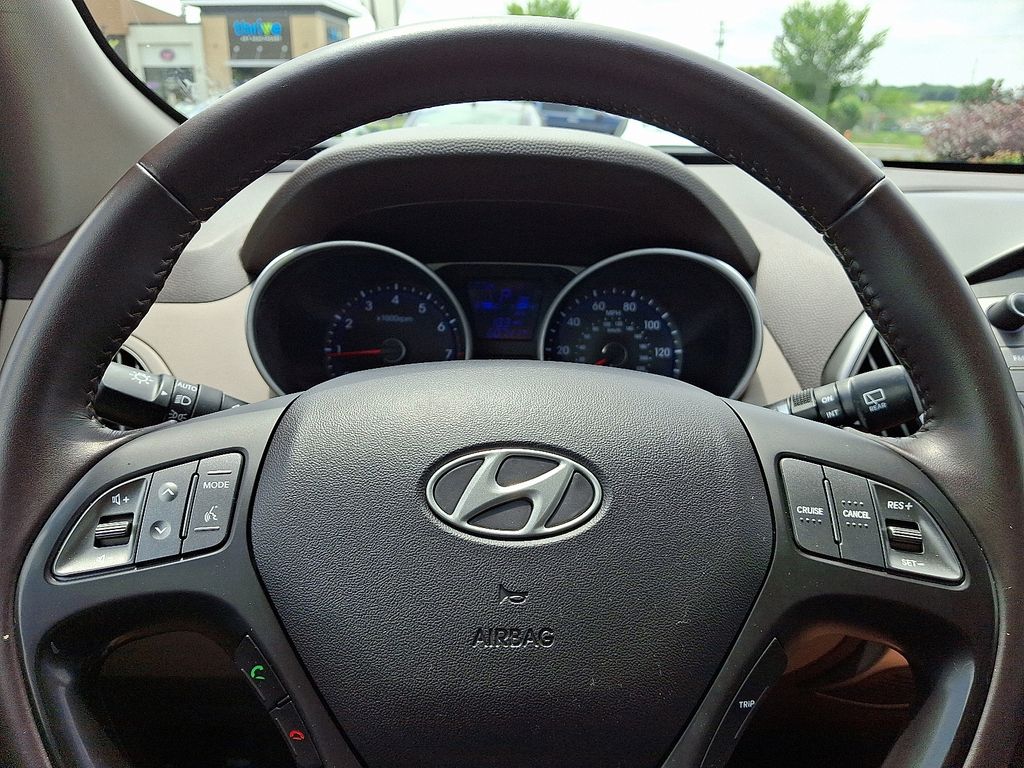 Thumbnail: 2014 Hyundai Tucson - 21