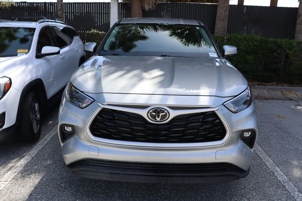 Thumbnail: 2023 Toyota Highlander - 5