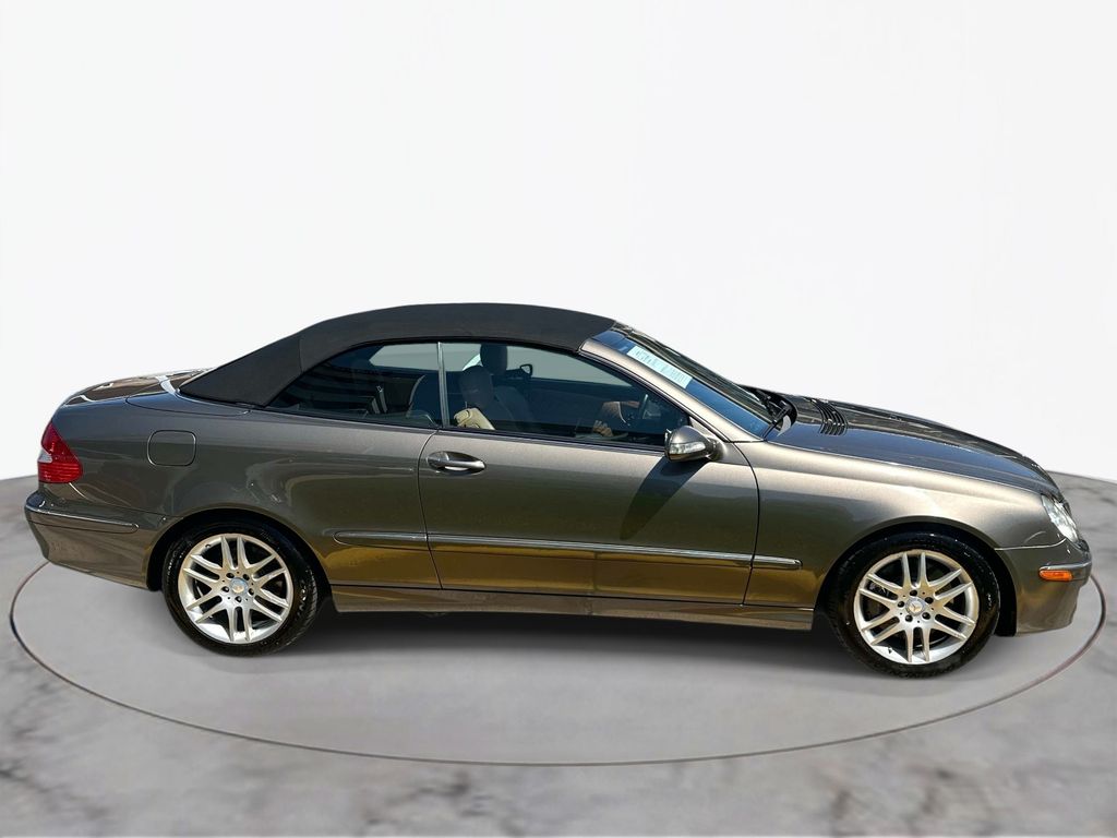 Thumbnail: 2009 Mercedes-Benz CLK - 8