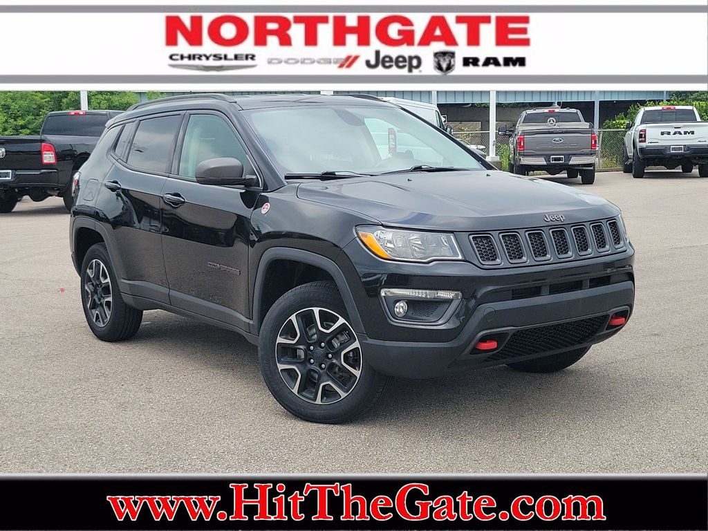Diamond Black Crystal Pearlcoat 2020 Jeep Compass Trailhawk 4WD SUV / Crossover Four-Wheel Drive 9-Speed Automatic
