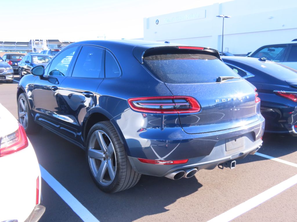 Thumbnail: 2016 Porsche Macan - 4