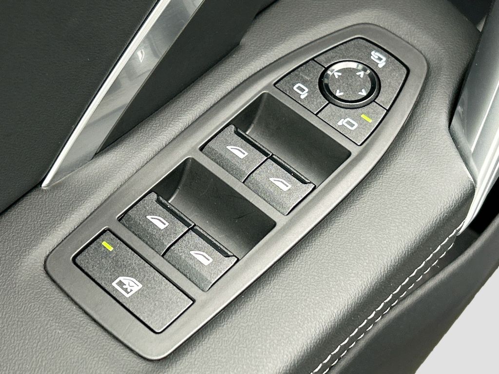 Thumbnail: 2025 BMW X1 - 21