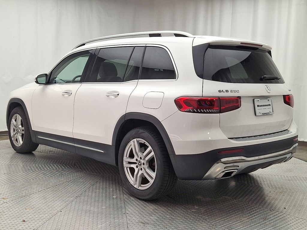 Thumbnail: 2020 Mercedes-Benz GLB - 6