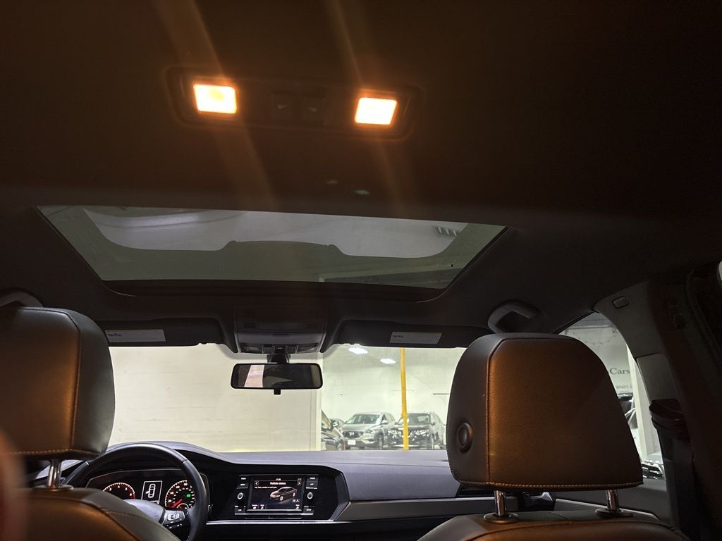 2019 Volkswagen Jetta R-Line photo