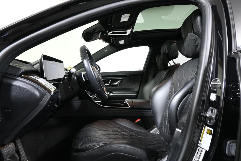 Thumbnail: 2022 Mercedes-Benz S-Class - 3