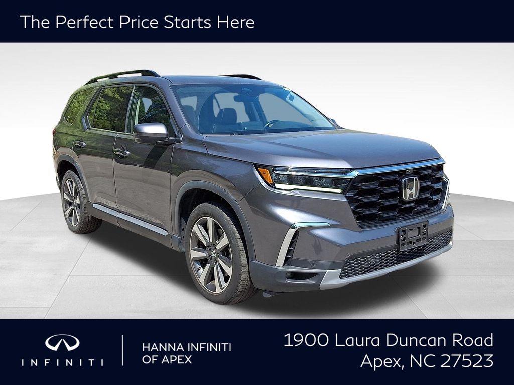 Gray (Modern Steel Metallic) 2023 Honda Pilot SUV / Crossover All-Wheel Drive Automatic