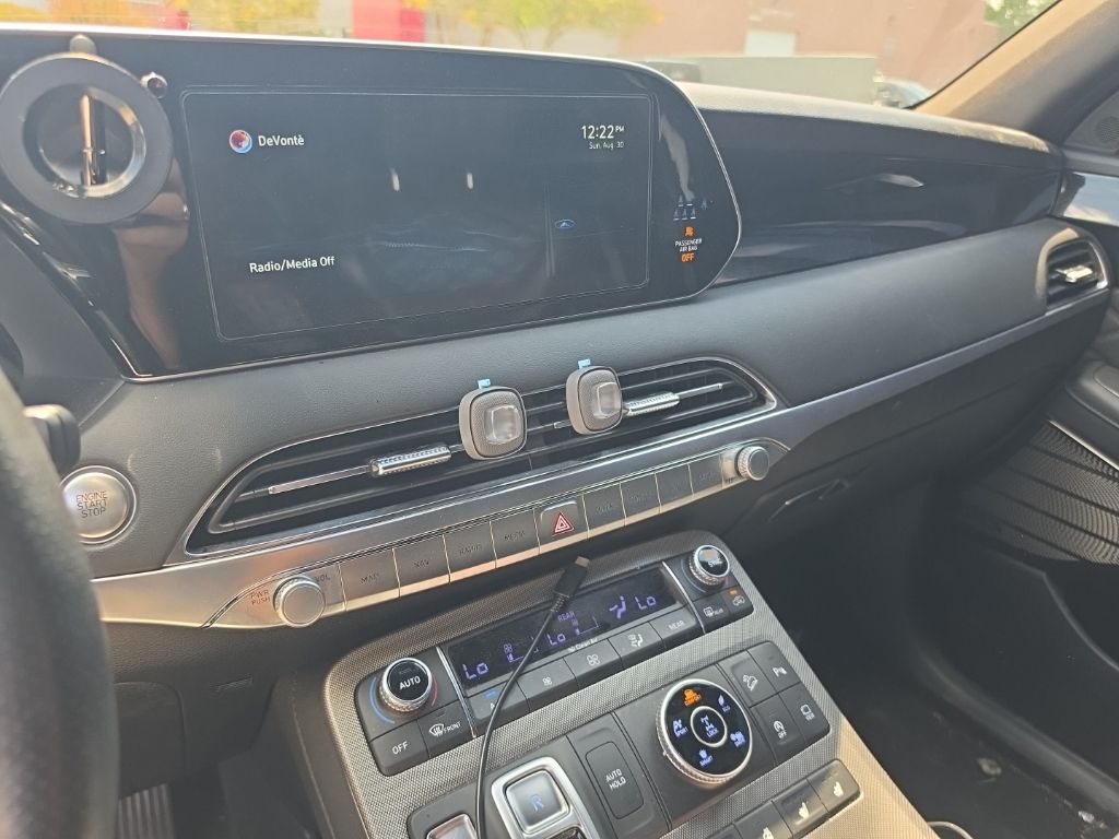 Used 2022 Silver Hyundai Calligraphy image 3