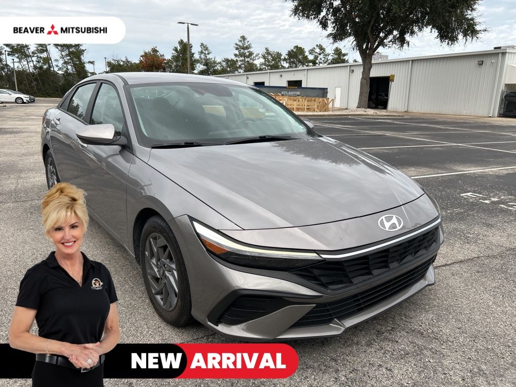 2024 Hyundai Elantra SEL's photo