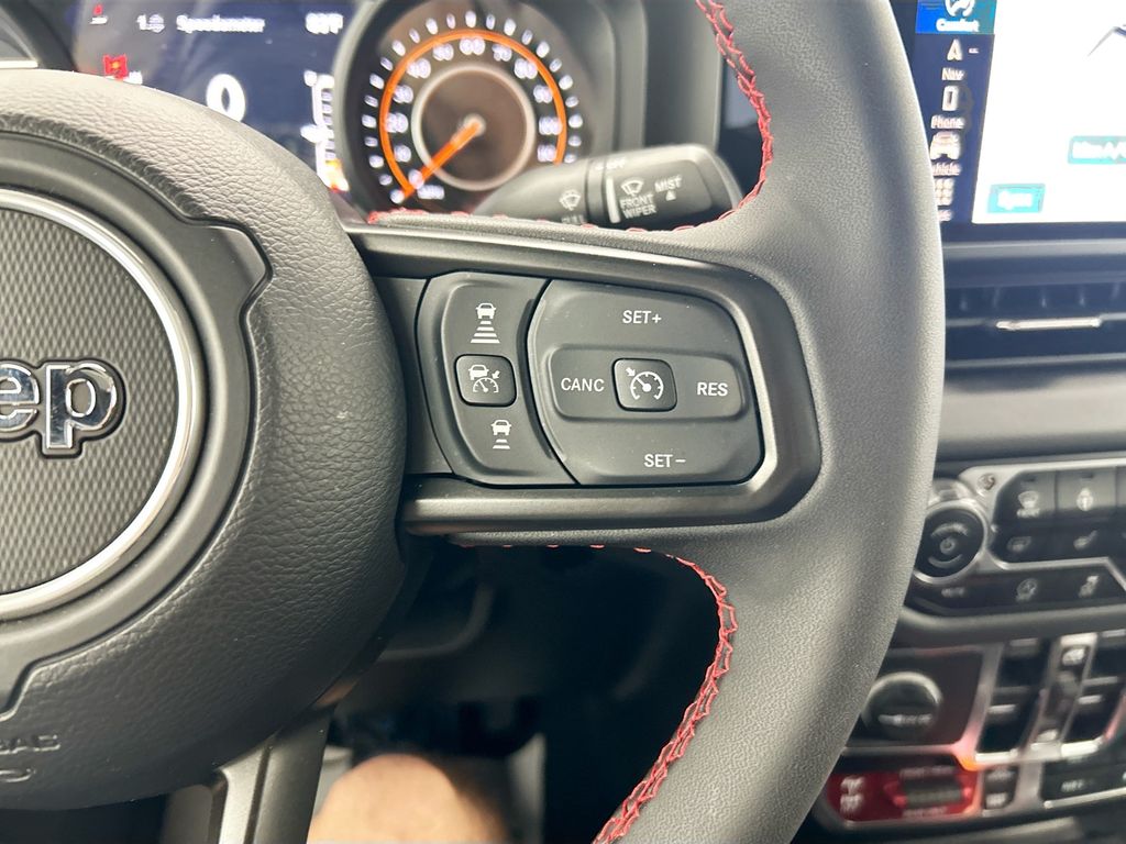 Thumbnail: 2024 Jeep Gladiator - 12