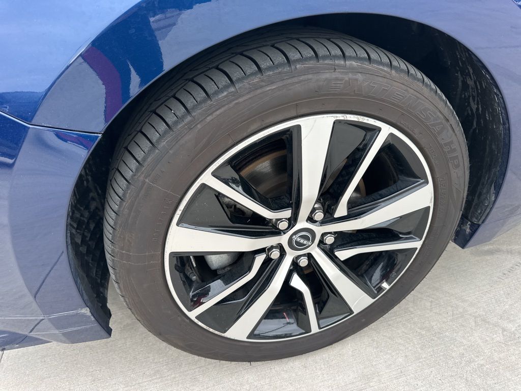 2023 Deep Blue Pearl Nissan Maxima SV FWD Sedan
