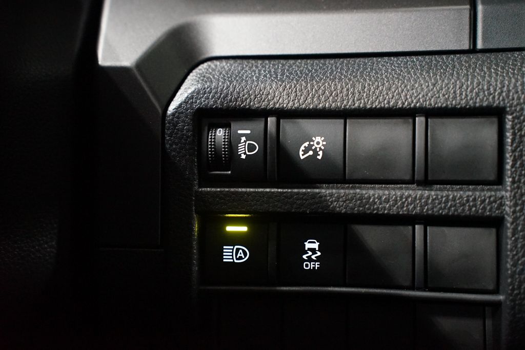 Thumbnail: 2025 Toyota Tacoma - 25