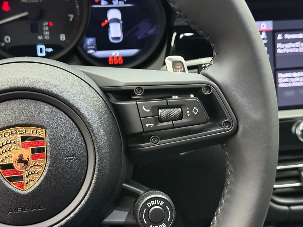 Thumbnail: 2025 Porsche Macan - 14