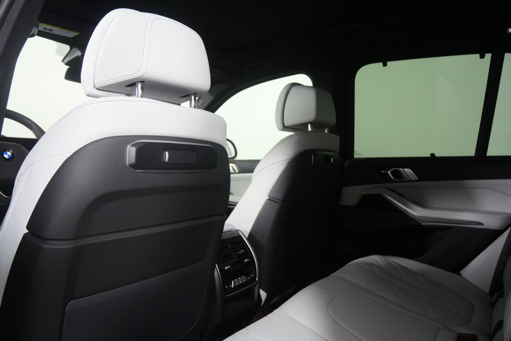 Thumbnail: 2026 BMW X5 - 15