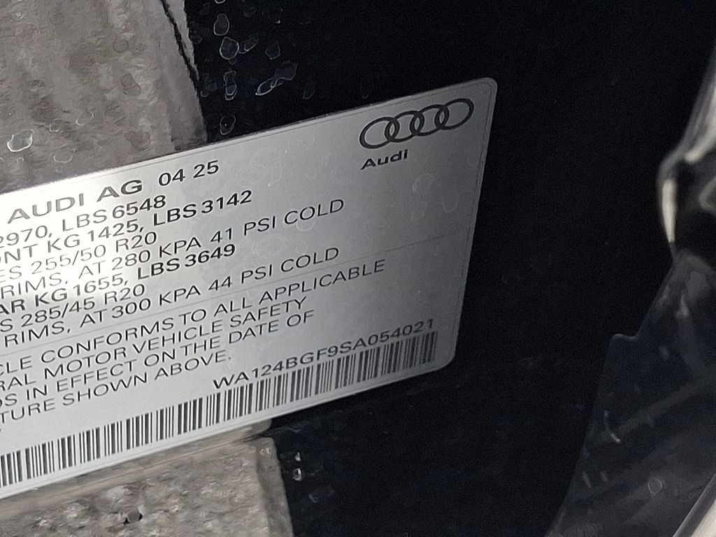 Thumbnail: 2025 Audi Q6 e-tron - 25