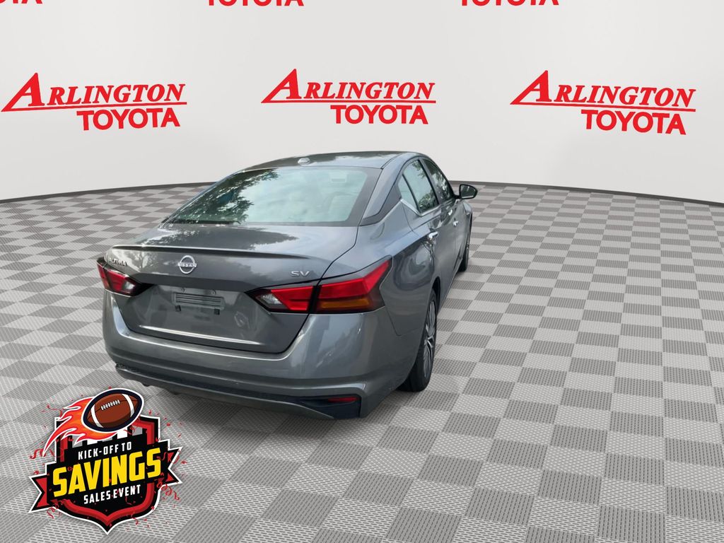 Used 2024 Nissan Altima Sedan