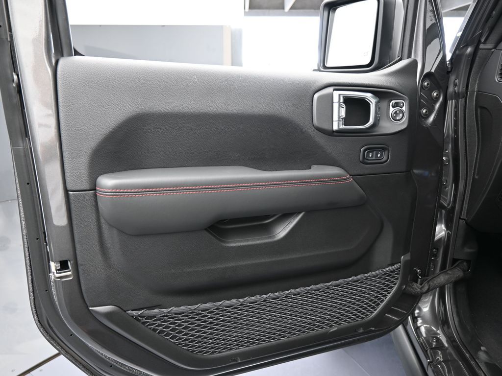 New 2026 Granite Crystal Metallic Clearcoat Jeep Rubicon image 15