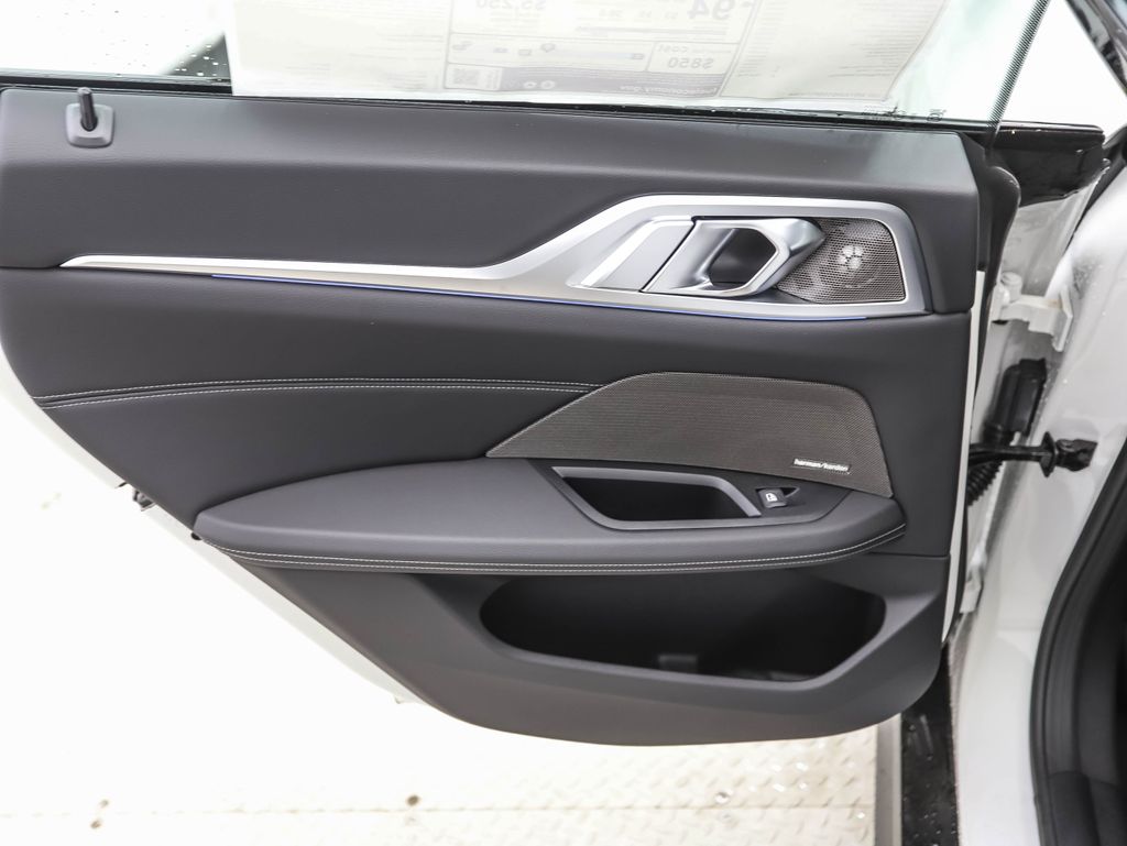 2025 BMW i4 xDrive40 18