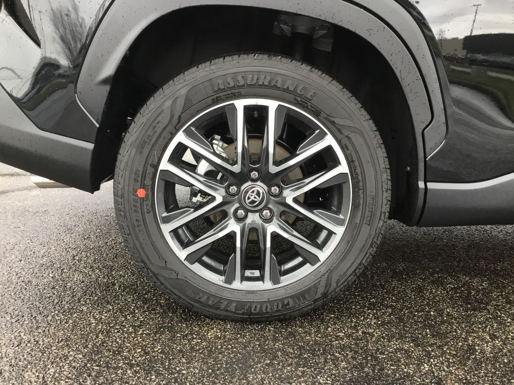 Thumbnail: 2026 Toyota Corolla Cross - 11