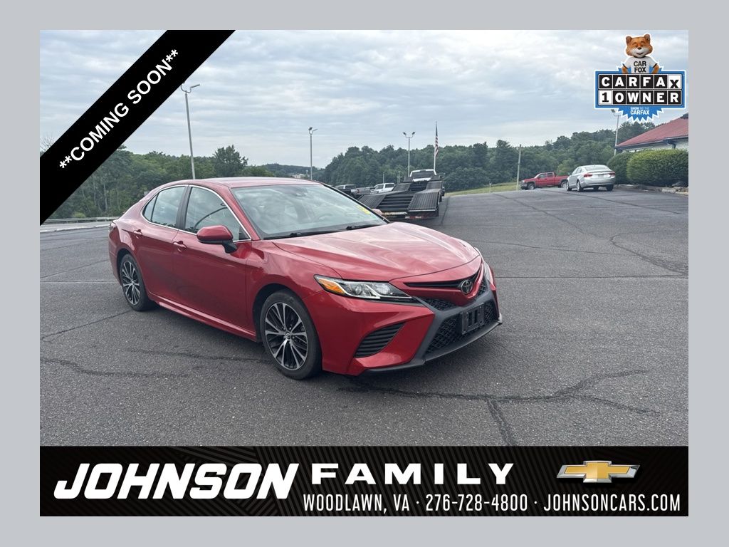  2019 Toyota Camry SE FWD   