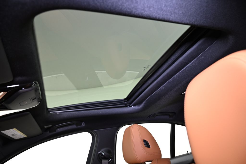 Thumbnail: 2025 BMW 3 Series - 20