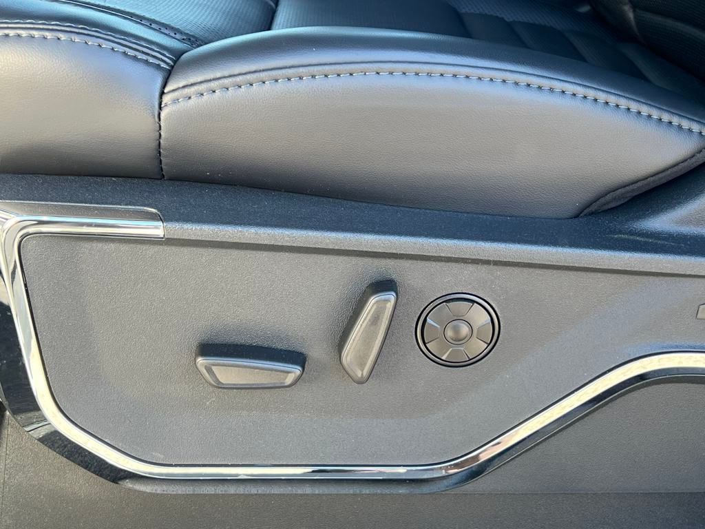 2025 Ford F-250SD Platinum White at Walterboro Ford