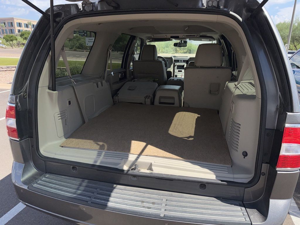 Thumbnail: 2010 Lincoln Navigator - 10