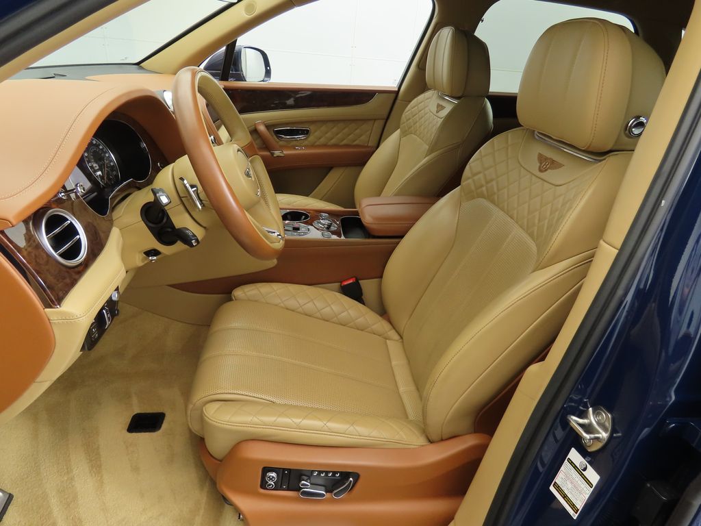 Thumbnail: 2018 Bentley Bentayga - 19