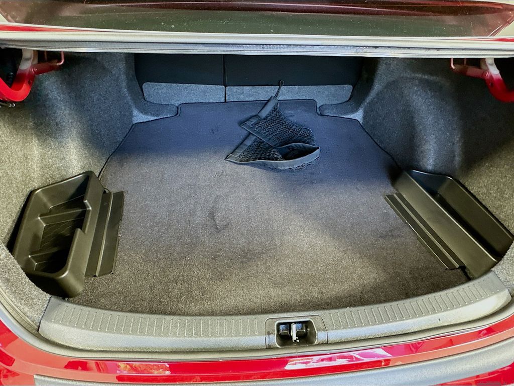 Thumbnail: 2025 Toyota Corolla - 25