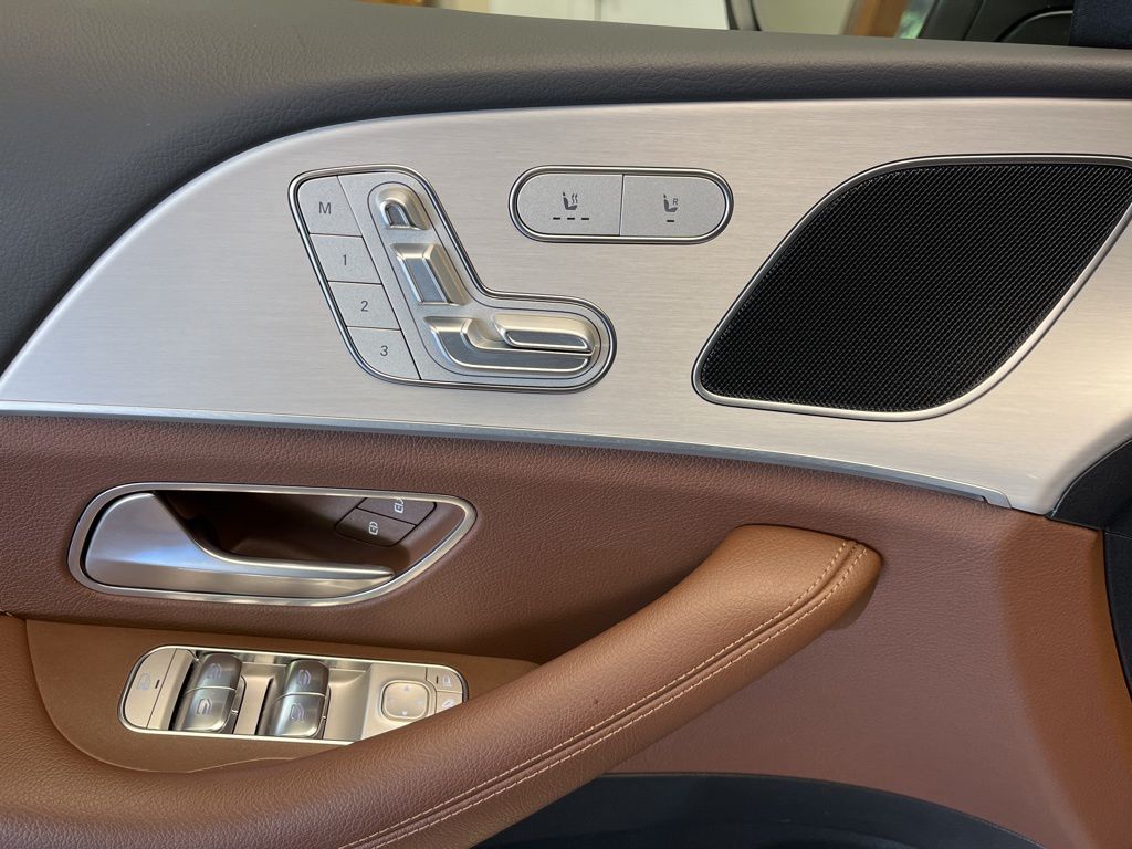 Thumbnail: 2025 Mercedes-Benz GLE - 12