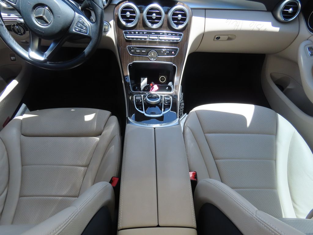 Thumbnail: 2017 Mercedes-Benz C-Class - 9