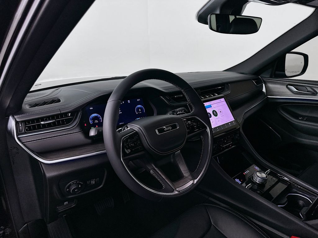 Thumbnail: 2025 Jeep Grand Cherokee L - 9