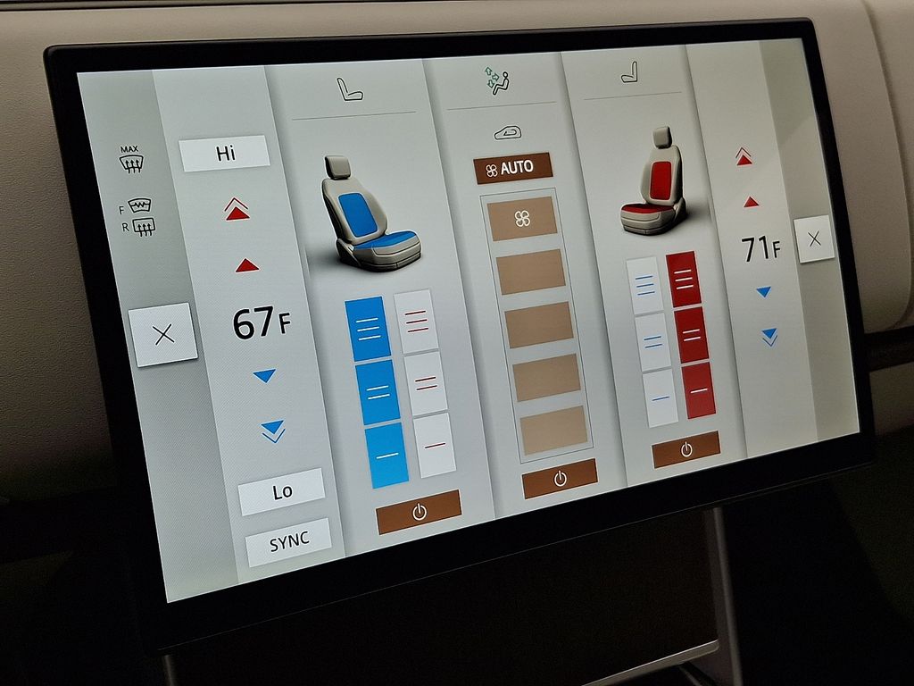 Thumbnail: 2026 Land Rover Range Rover - 14