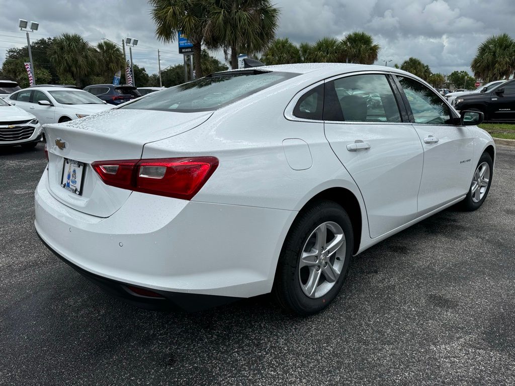 2025 Chevrolet Malibu LS 8