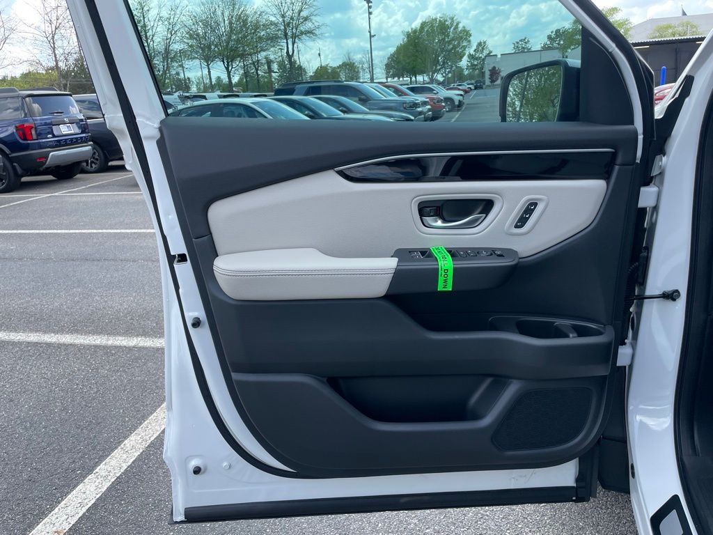 Thumbnail: 2026 Honda Pilot - 24