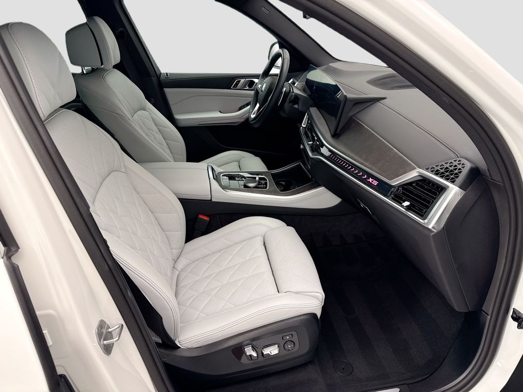 Thumbnail: 2026 BMW X5 - 19