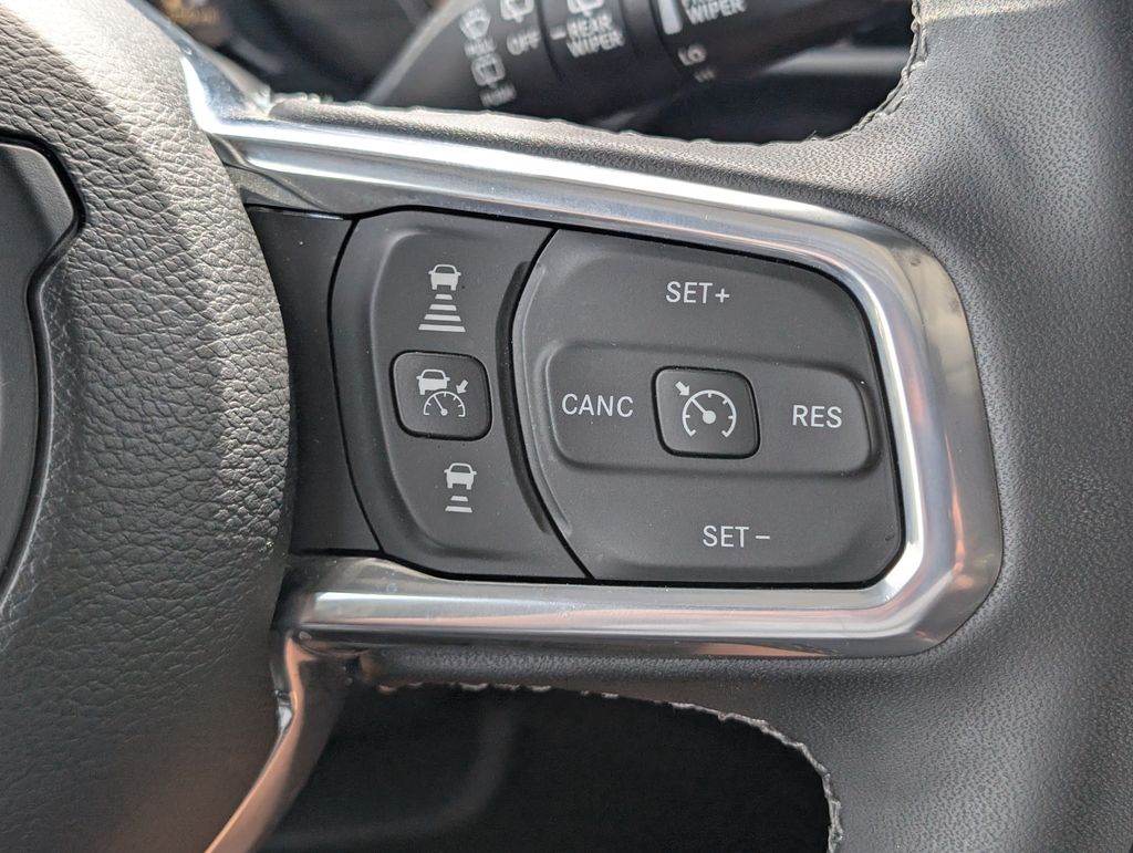 Used 2025 Jeep Wrangler SUV