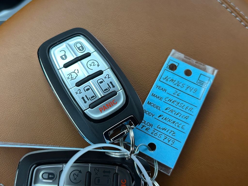 New 2026 Bright White Clearcoat Chrysler Pinnacle image 43