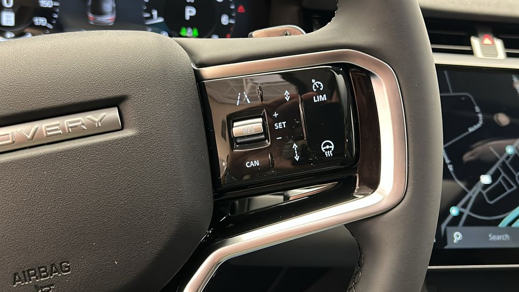 Thumbnail: 2025 Land Rover Discovery Sport - 15