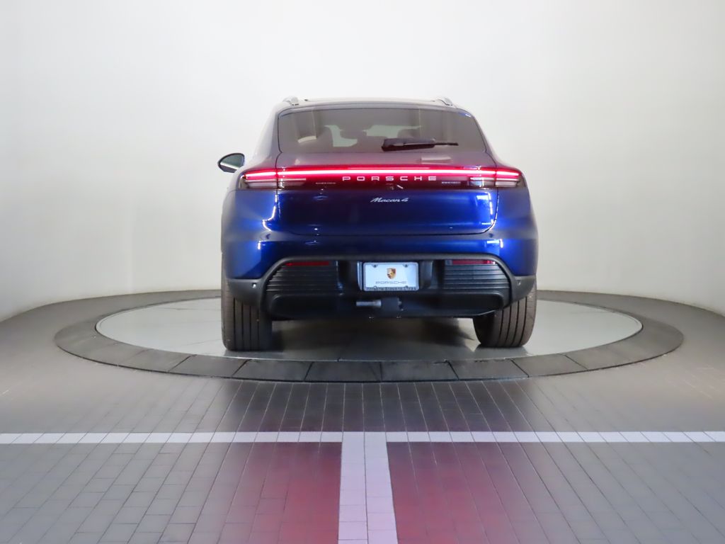 Thumbnail: 2024 Porsche Macan - 6