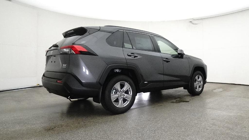 Thumbnail: 2025 Toyota RAV4 - 21