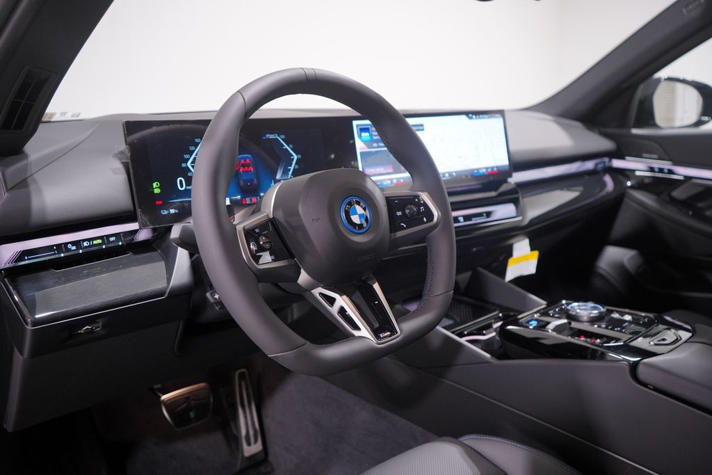 2025 BMW i5 eDrive40 6
