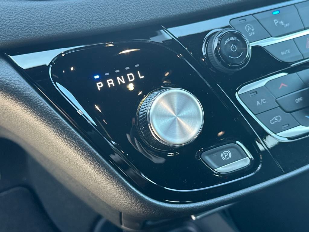 2025 Chrysler Voyager LX photo 23