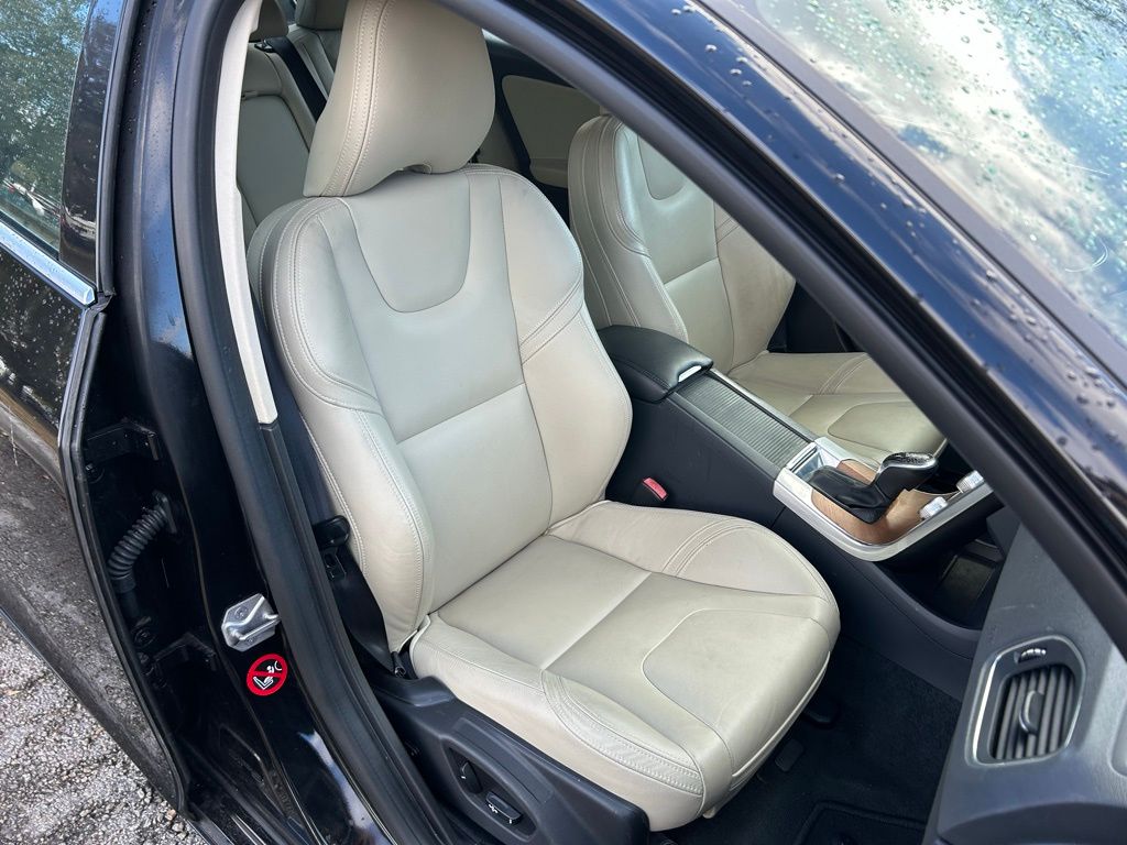 Thumbnail: 2016 Volvo S60 - 15