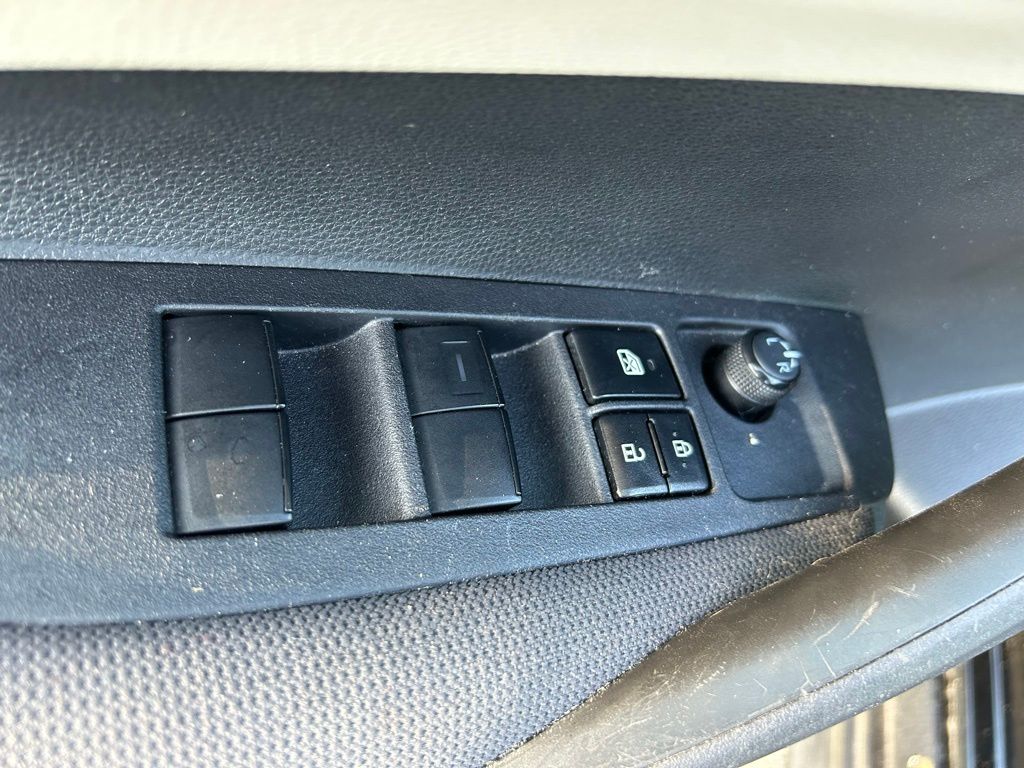 2024 Toyota Corolla LE 16