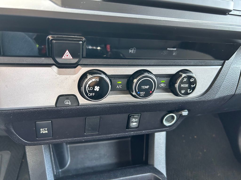 Thumbnail: 2017 Toyota Tacoma - 23