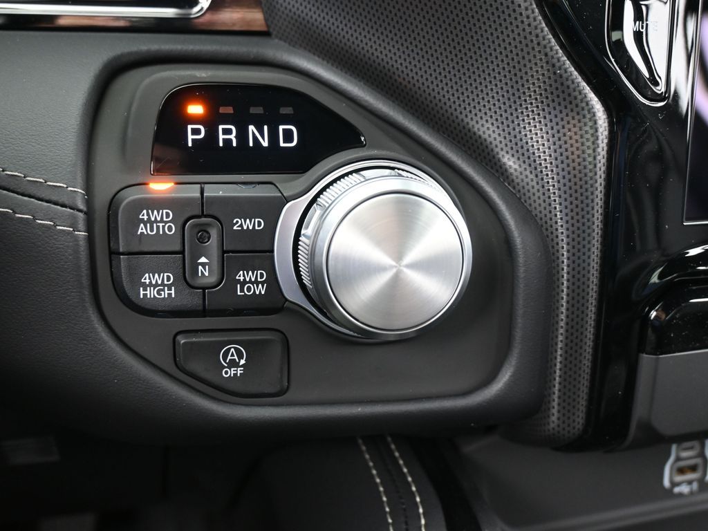 New 2026 Diamond Black Crystal Pearlcoat Ram Limited image 27