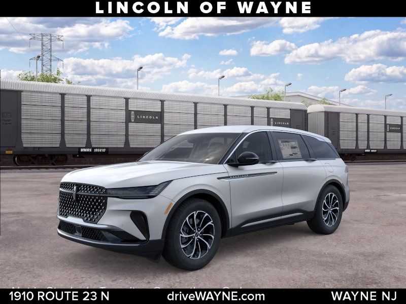 Silver Radiance Metallic Clearcoat 2026 Lincoln Nautilus SUV / Crossover All-Wheel Drive 8-Speed Automatic