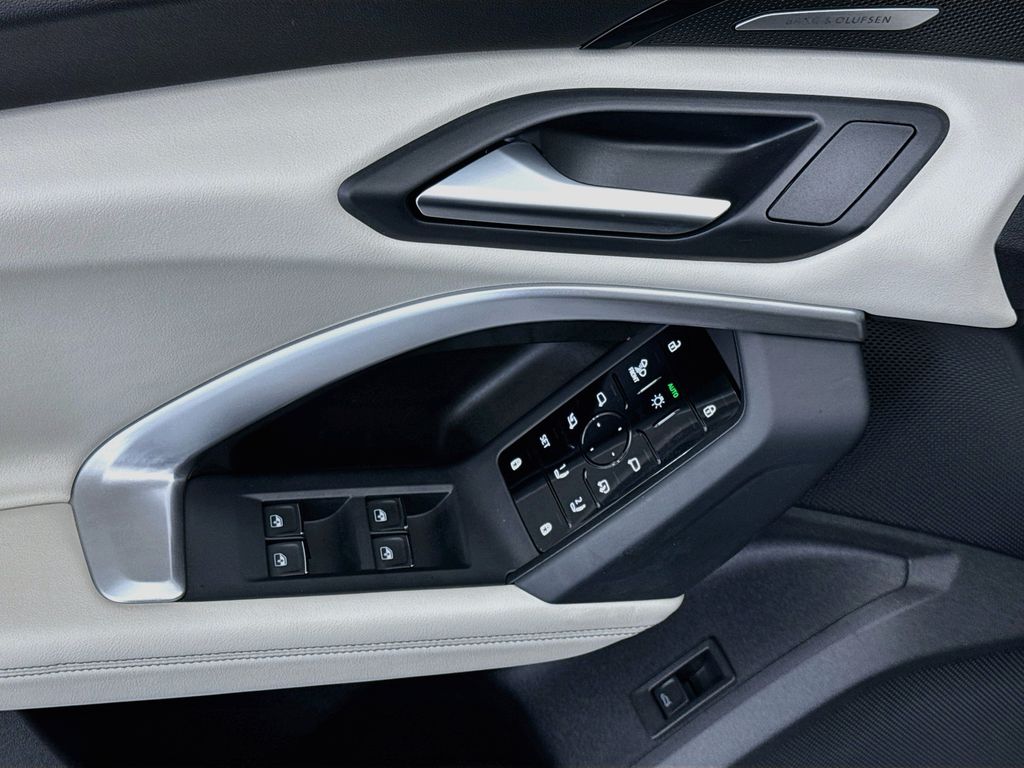 Thumbnail: 2025 Audi Q5 - 22