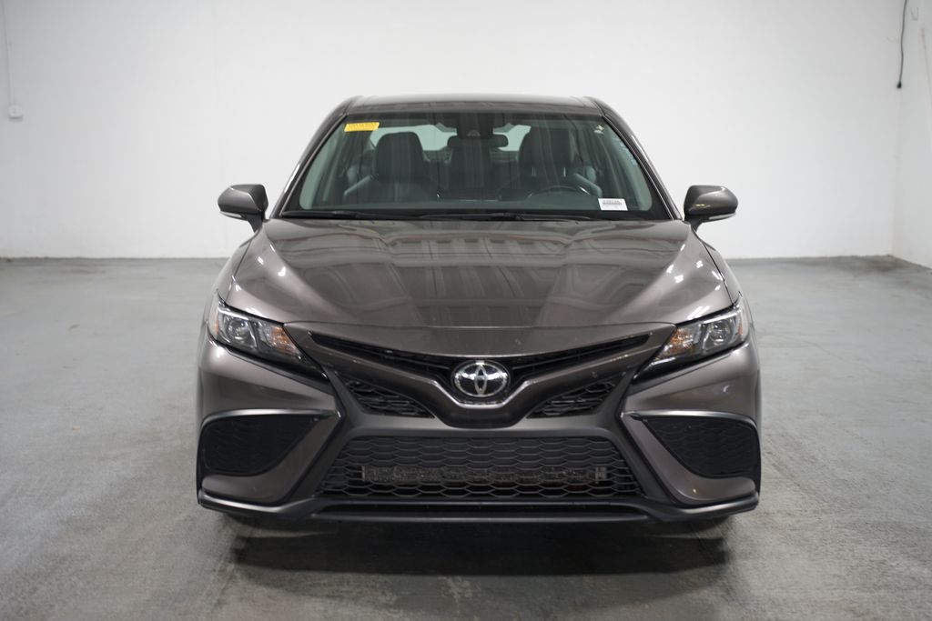 2023 Toyota Camry SE 2