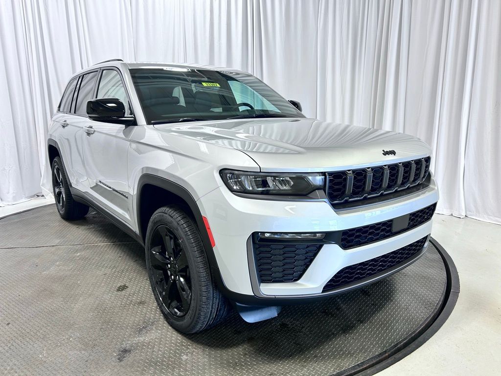 new 2026 Jeep Grand Cherokee car, priced at $49,995